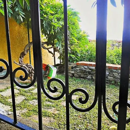 Holiday home Casa Vacanze Dolce Glicine *